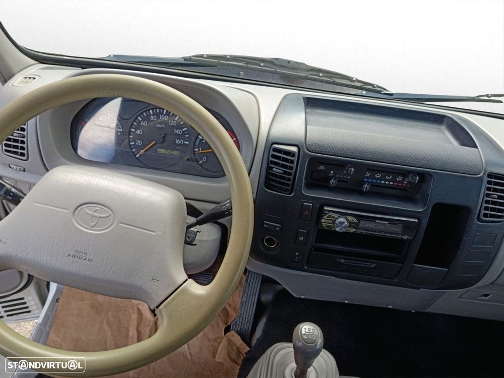Toyota Dyna 3.0 D-4D S CS 35.23 - 12