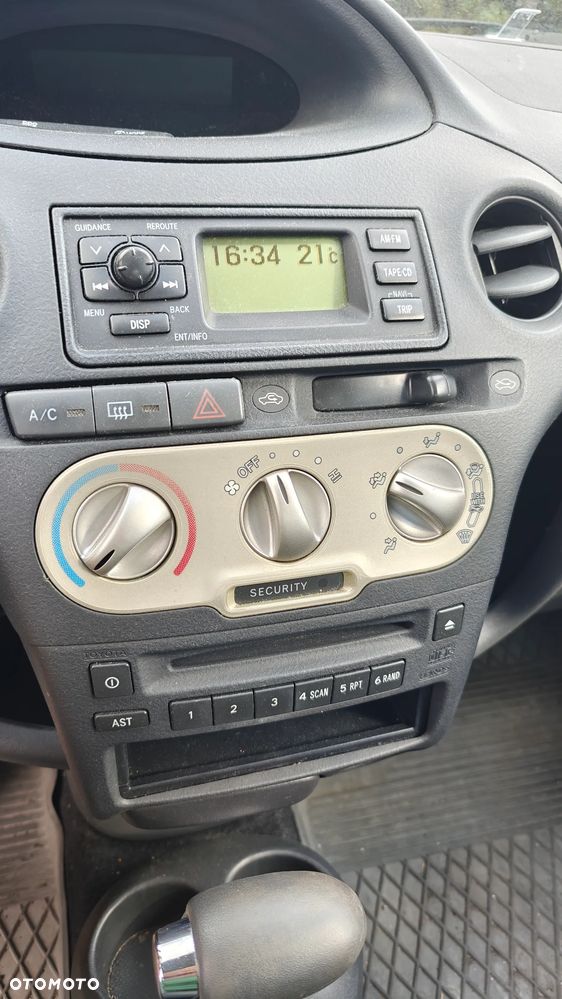 Toyota Yaris 1.3 Sol - 15