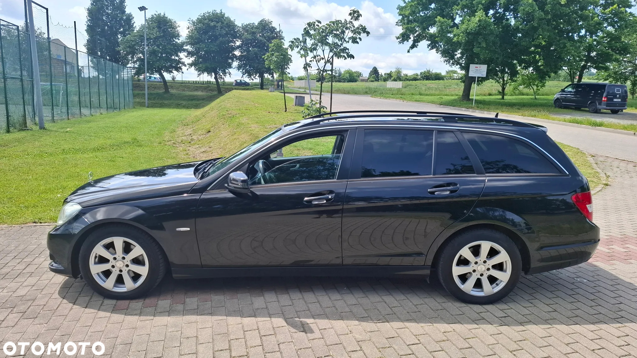Mercedes-Benz Klasa C 200 T CDI DPF (BlueEFFICIENCY) Elegance - 2