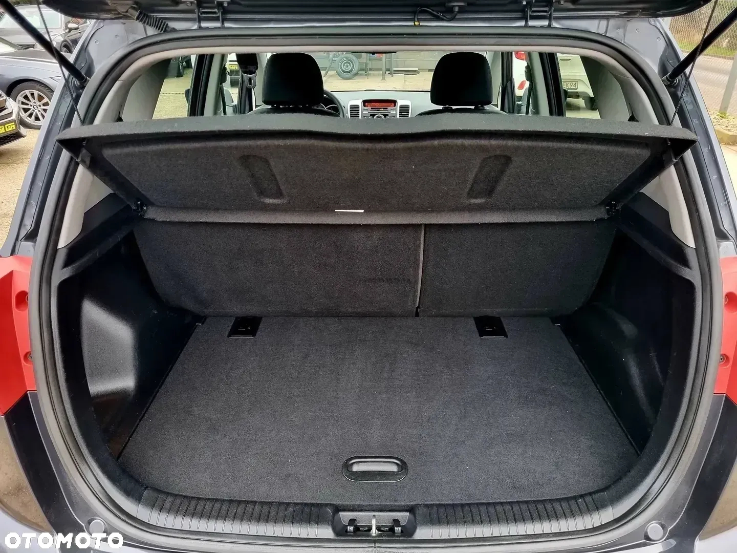 Kia Venga 1.6 L - 13