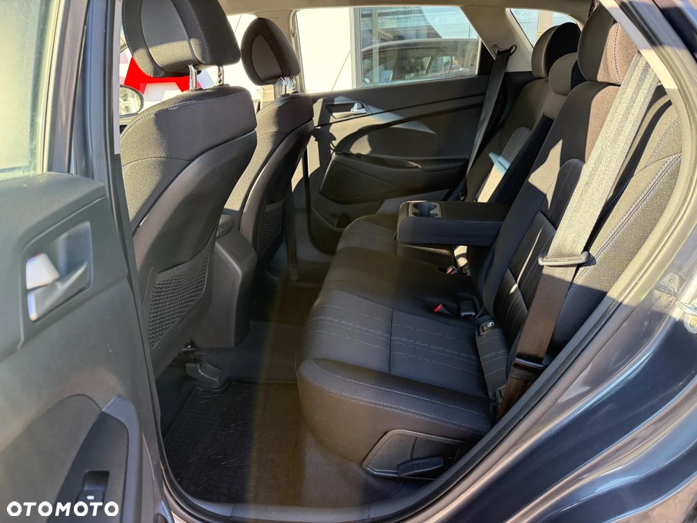 Hyundai Tucson 1.6 GDI BlueDrive GO 2WD - 26