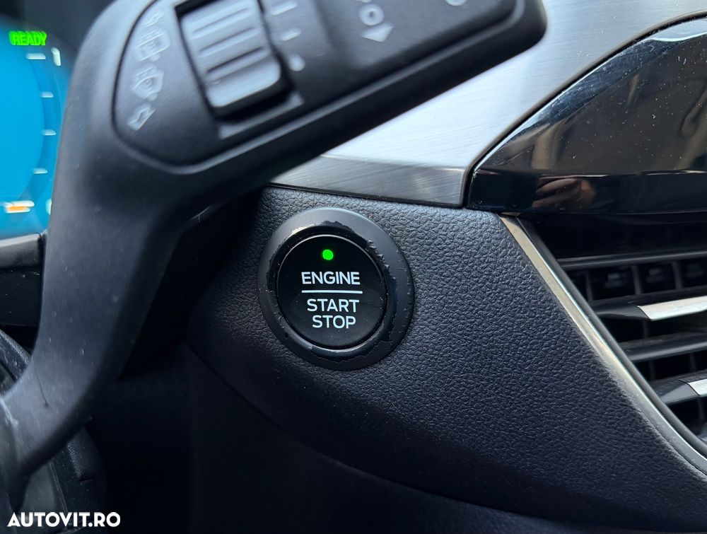 Ford Kuga 2.5 Duratec FHEV TITANIUM - 21