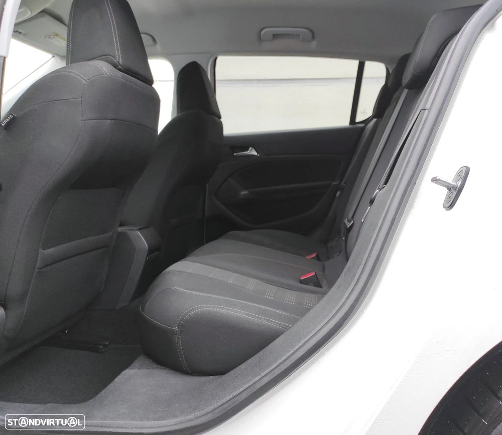 Peugeot 308 1.6 e-HDi Allure - 24