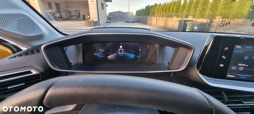 Peugeot 208 PureTech 100 EAT8 Allure - 21