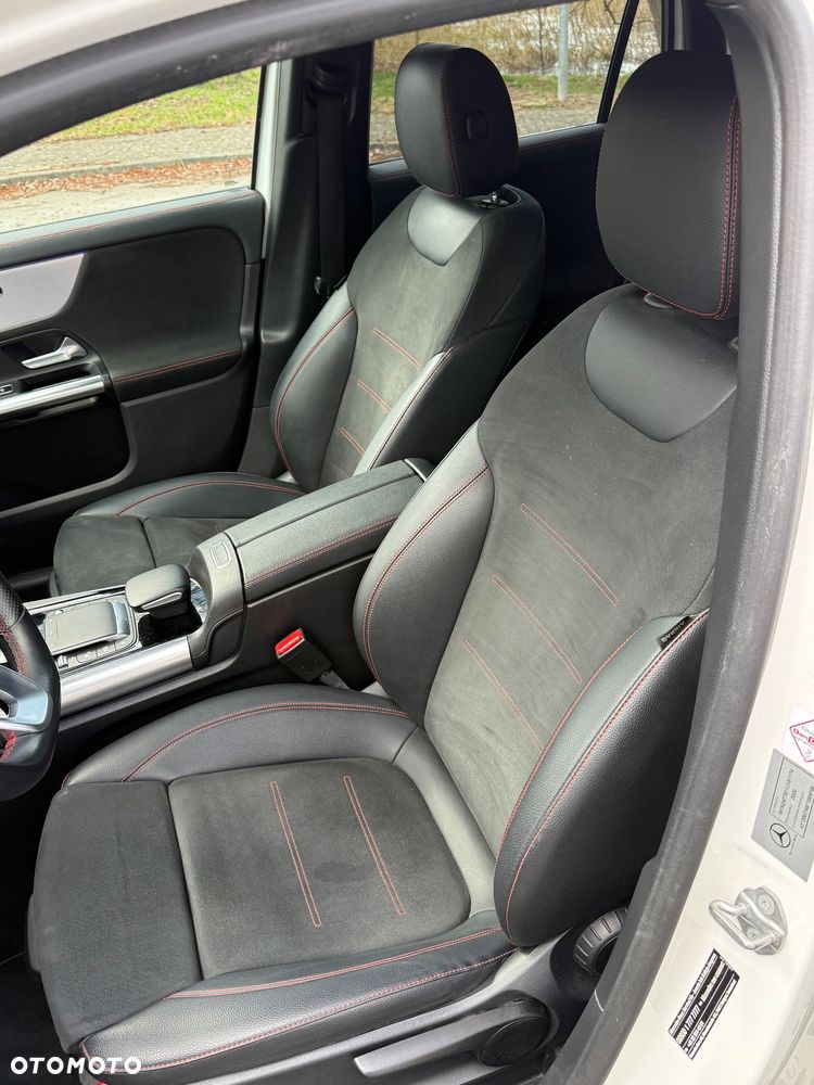 Mercedes-Benz GLA 200 AMG Line - 9