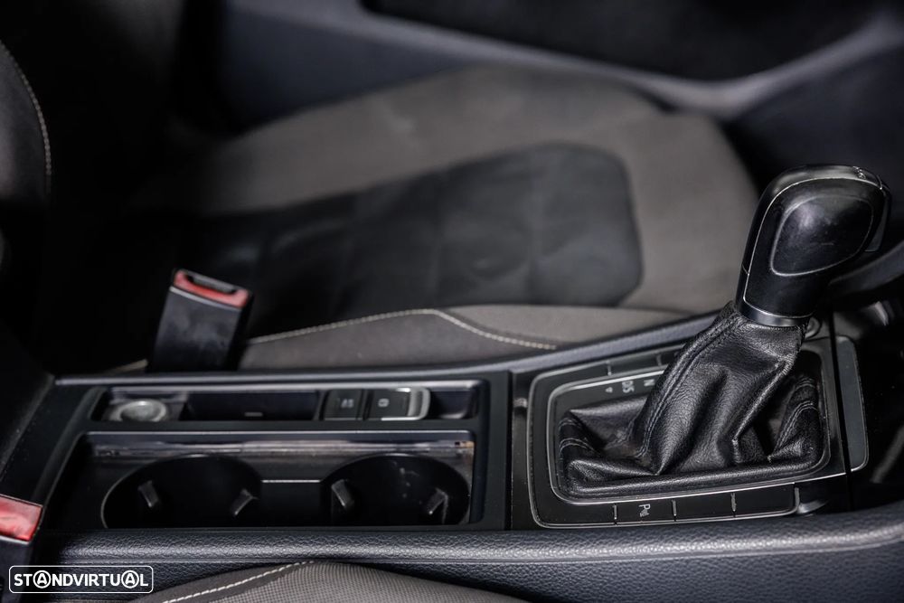 VW Golf 2.0 BlueTDI DSG Comfortline - 14