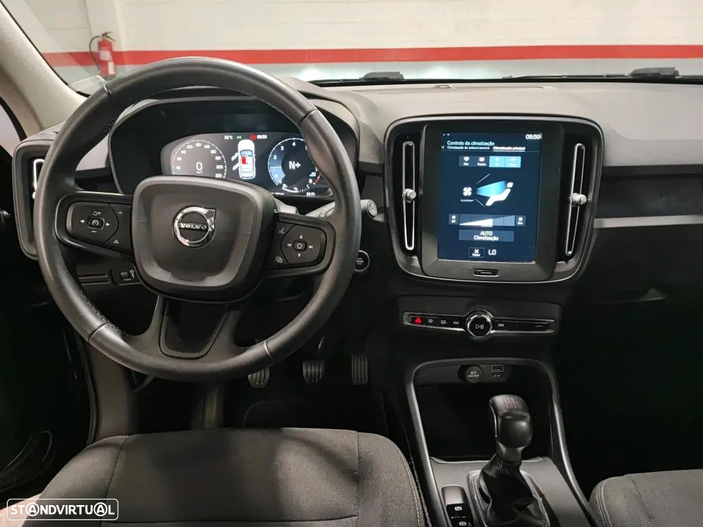 Volvo XC 40 1.5 T2 Momentum Core - 11