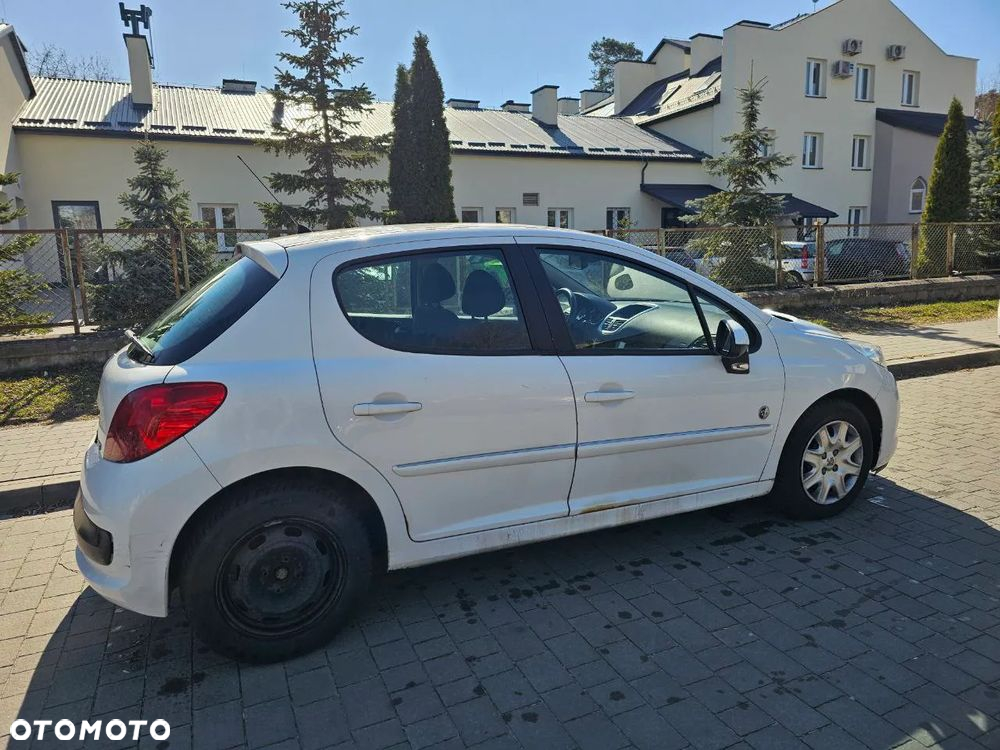 Peugeot 207 - 6