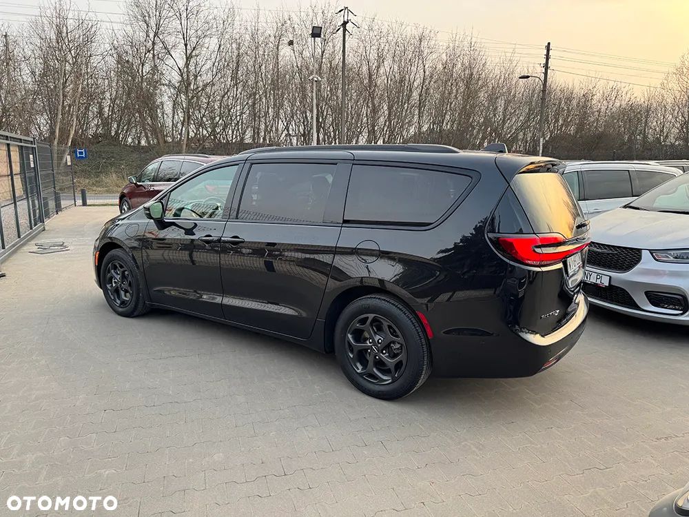 Chrysler Pacifica - 5