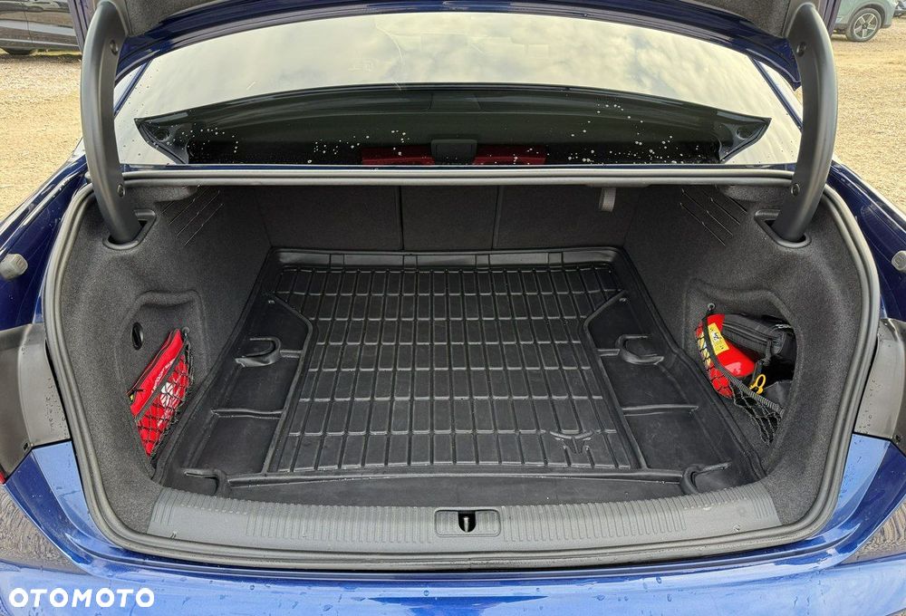 Audi A4 Limousine - 20