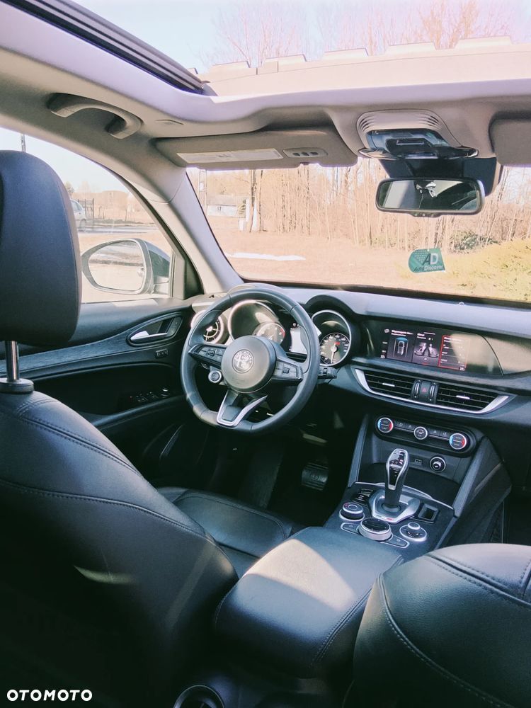 Alfa Romeo Stelvio - 12