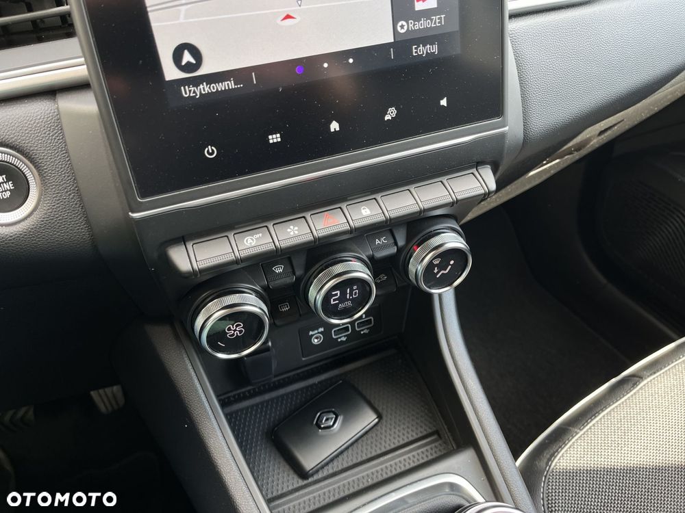 Renault Captur - 23