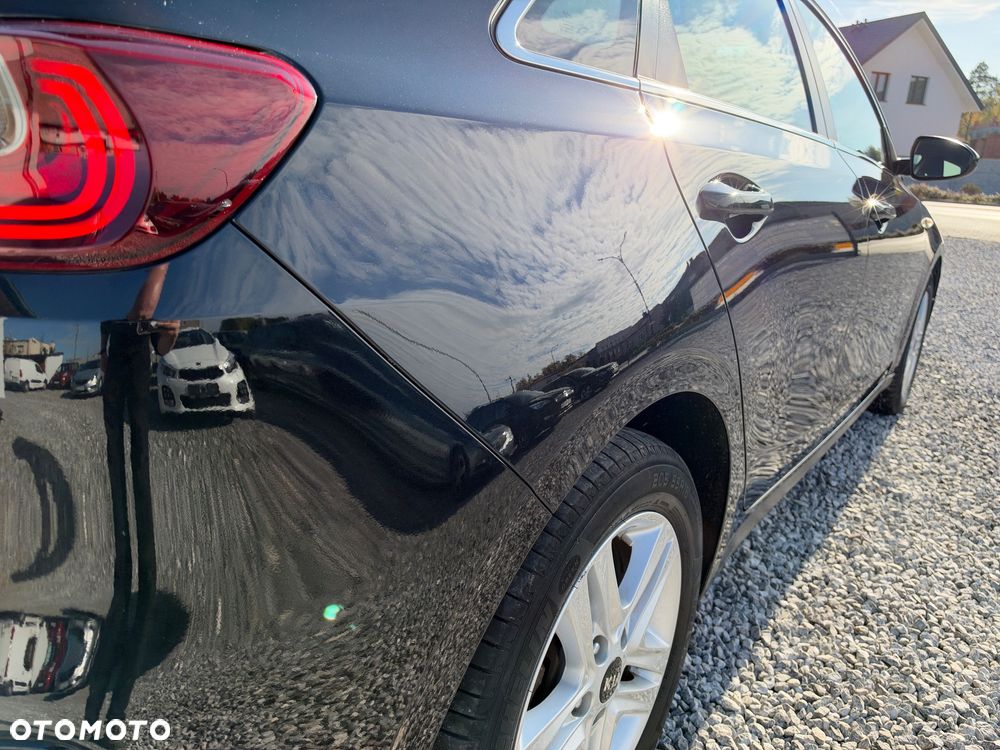 Kia Ceed 1.4 T-GDI L Business Line Plus - 23