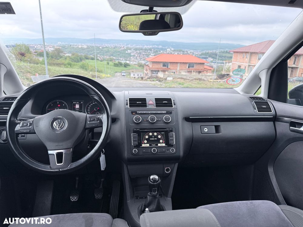 Volkswagen Touran - 9