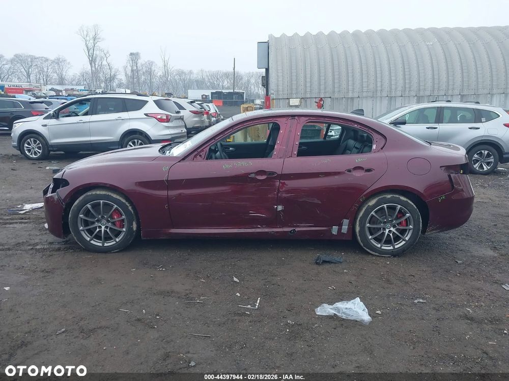 Alfa Romeo Giulia - 11