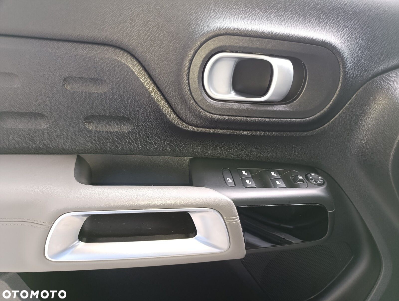 Citroën C5 Aircross 1.6 PHEV Shine EAT8 - 23