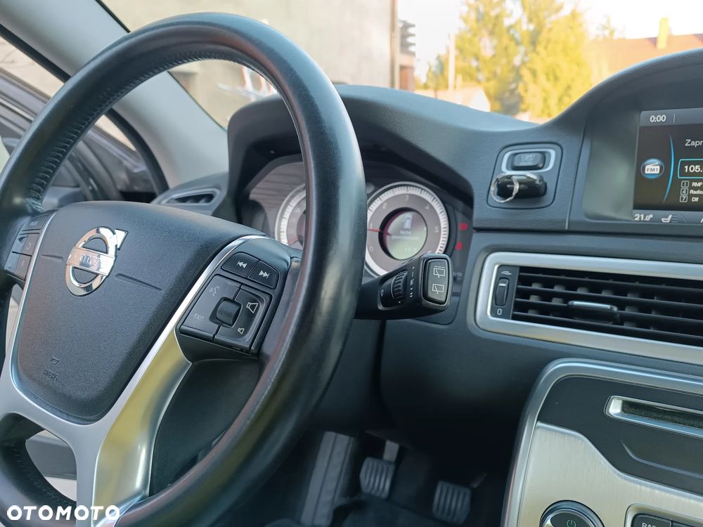 Volvo V70 D2 Edition - 14