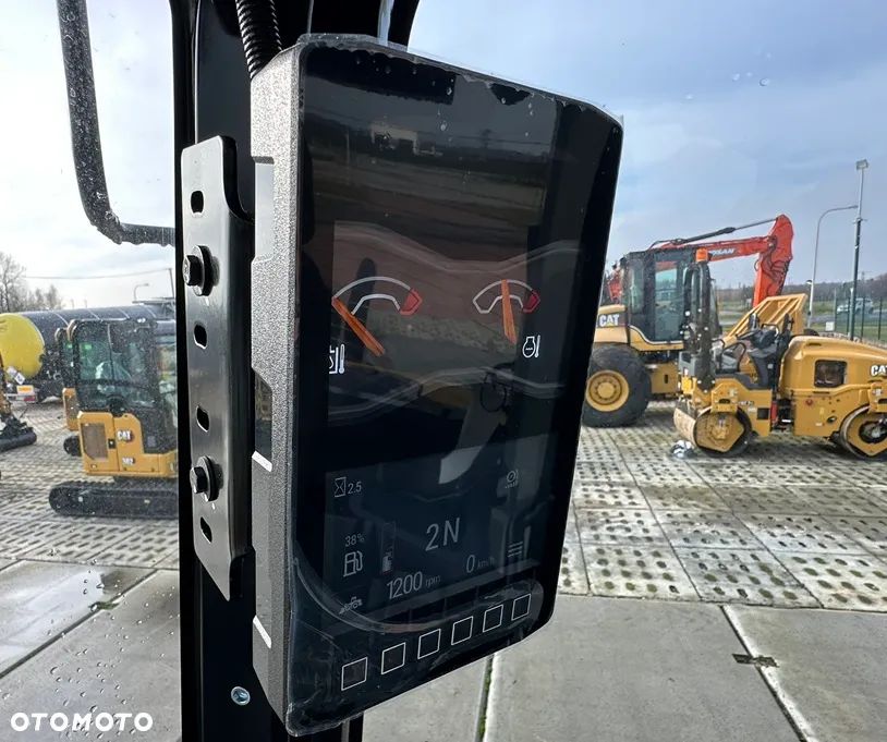 Caterpillar 906 - 32