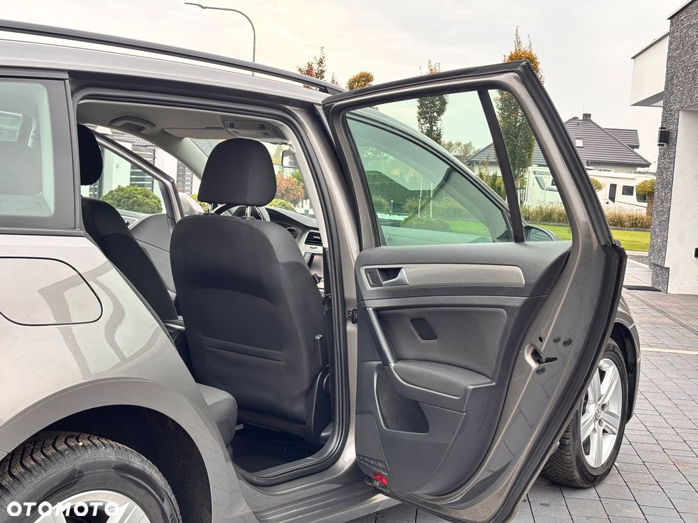 Volkswagen Golf - 16