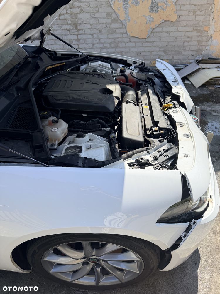 Alfa Romeo Giulia 2.0 Turbo 16V AT8 - 23