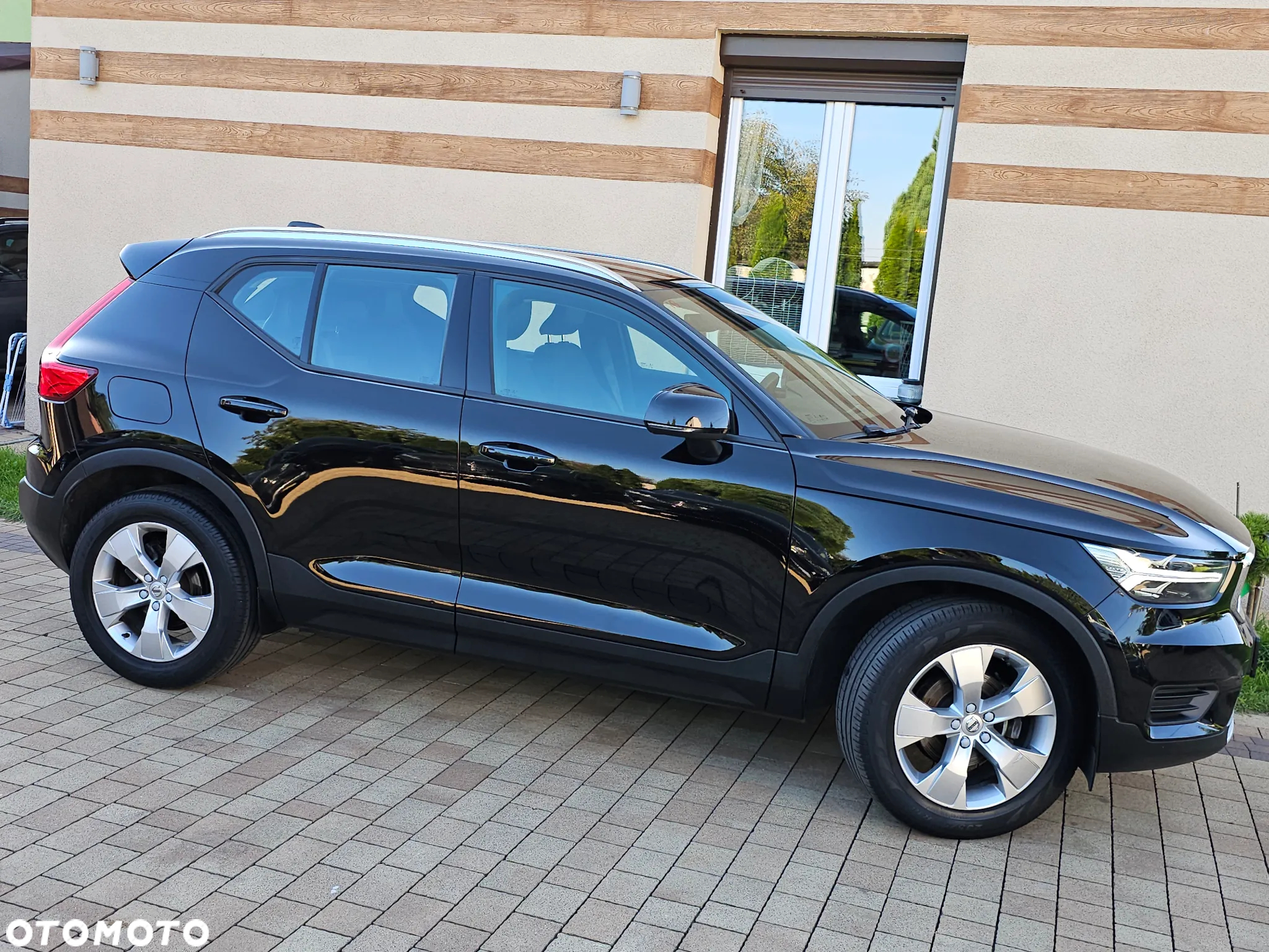 Volvo XC 40 D3 Momentum Pro - 2