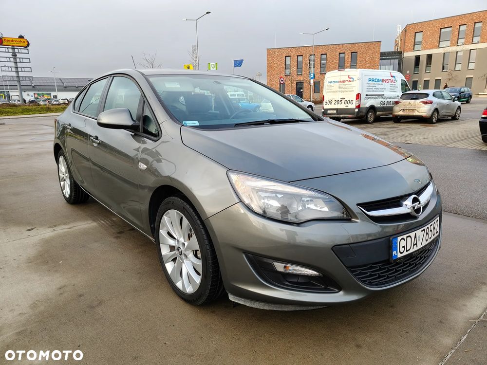 Opel Astra 1.6 Essentia - 4