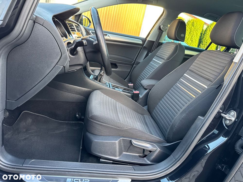 Volkswagen Golf 2.0 TDI BlueMotion Technology Cup - 22