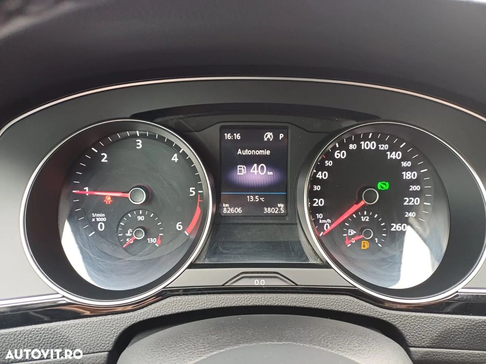 Volkswagen Passat 2.0 TDI DSG Highline - 16