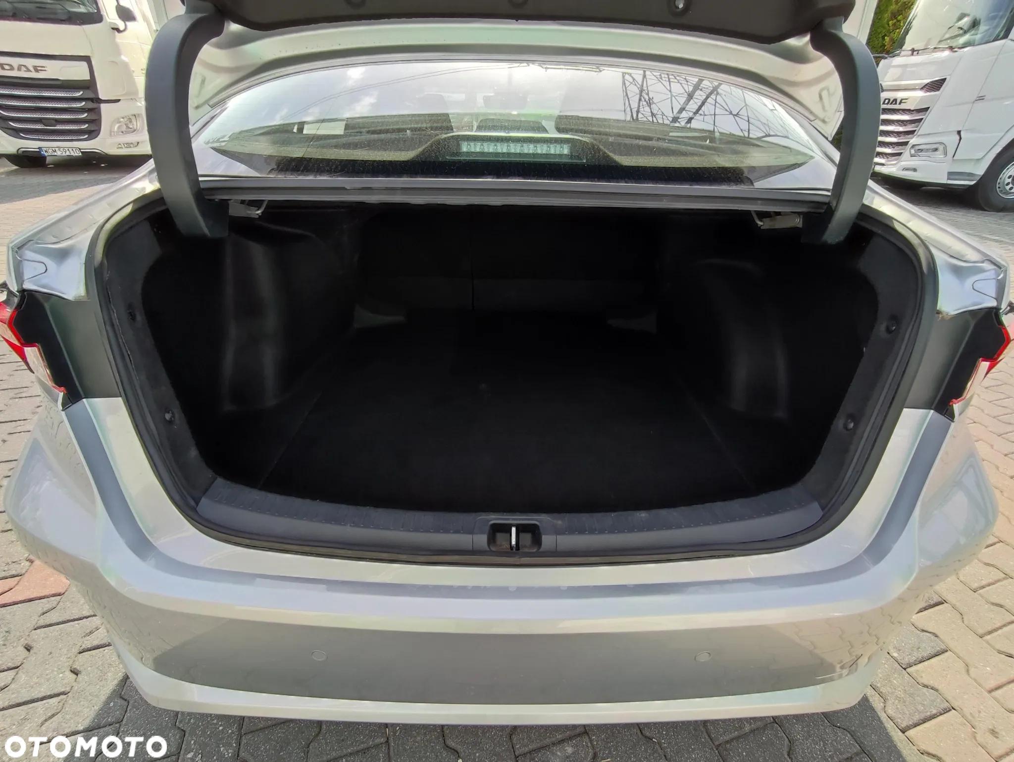 Toyota Corolla - 12