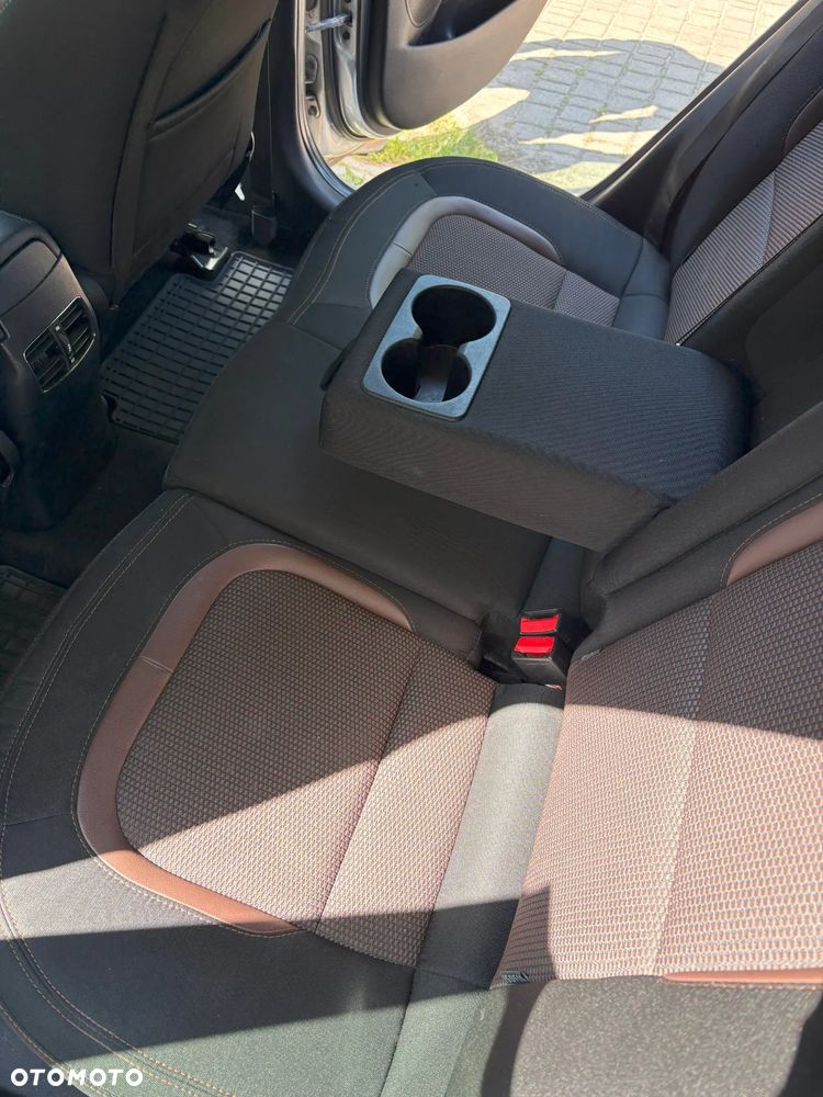 Kia Ceed - 11