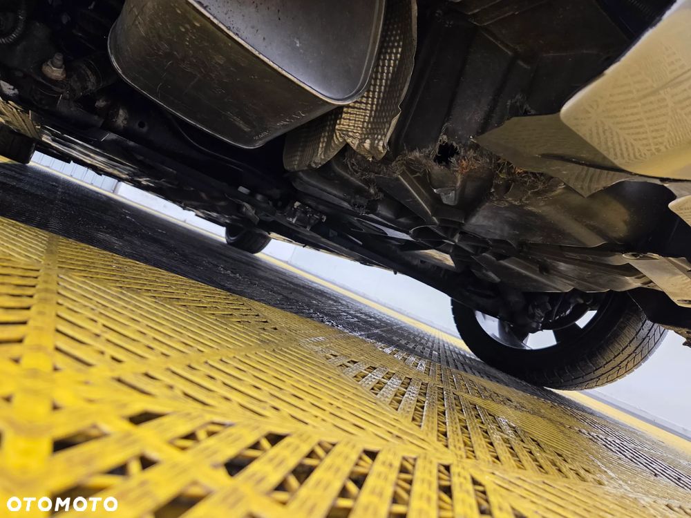 Renault Megane ENERGY TCe 205 EDC GT - 24