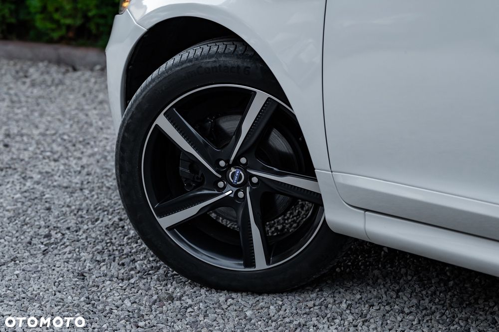 Volvo XC 60 T6 AWD R-Design - 11