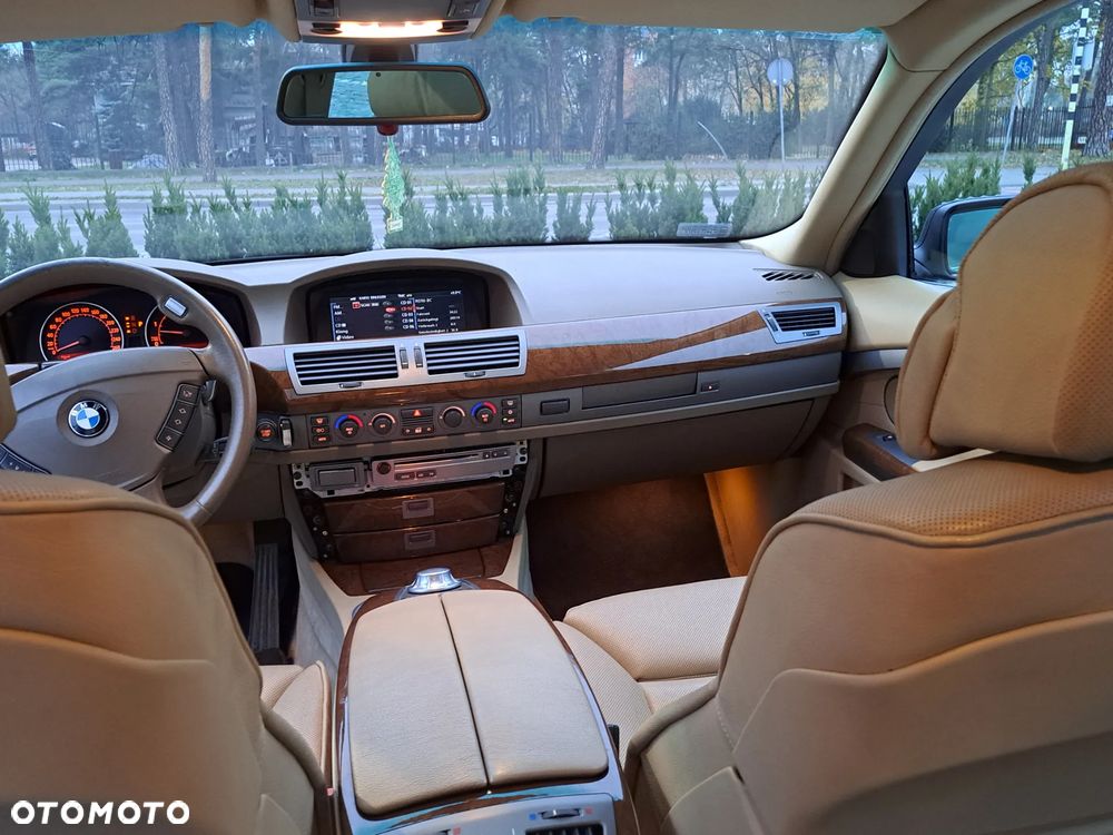 BMW Seria 7 730d - 32
