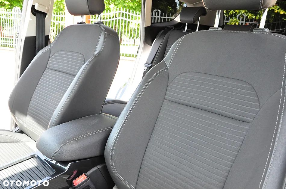 Ford Kuga - 26