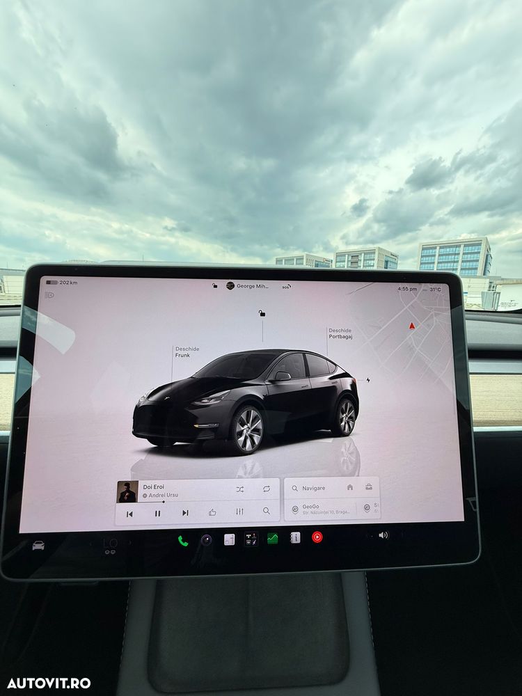 Tesla Model Y AWD Performance - 10