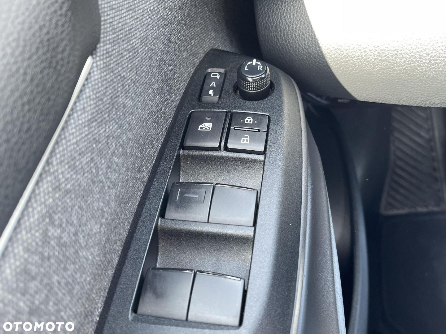 Toyota Yaris - 17
