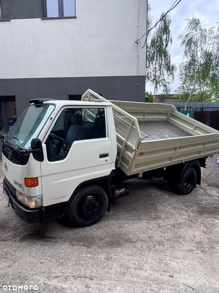 Toyota Dyna - 6