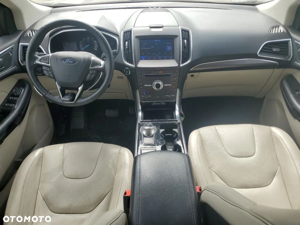 Ford Edge - 8