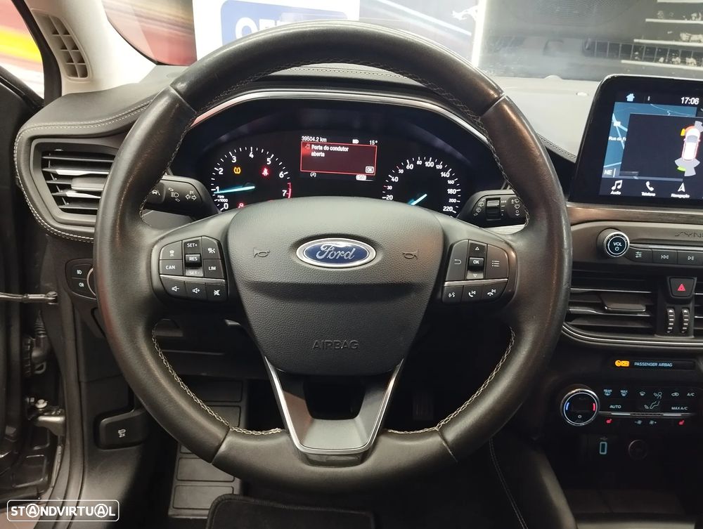 Ford Focus SW 1.0 EcoBoost Vignale - 23