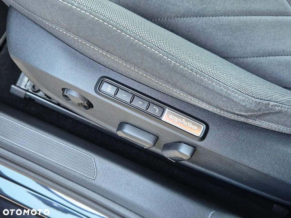 Volkswagen Golf 1.5 eTSI Style DSG - 28