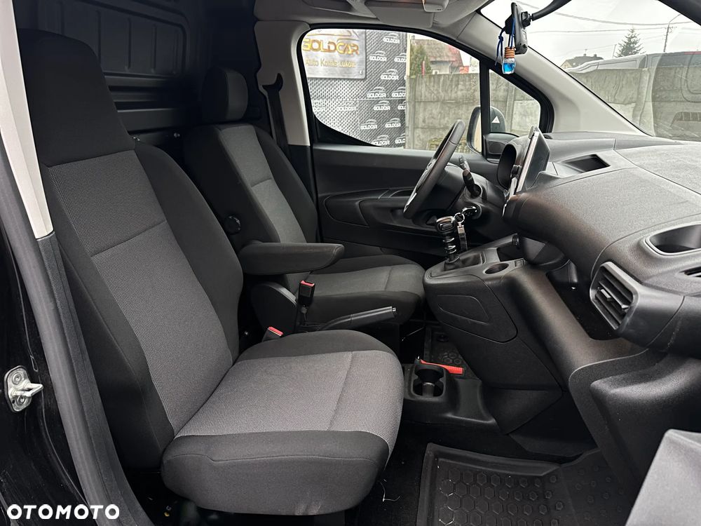 Opel COMBO - 11