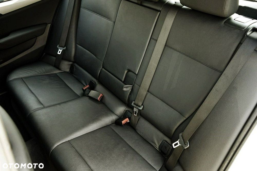 BMW X1 sDrive20d EfficientDynamics - 21