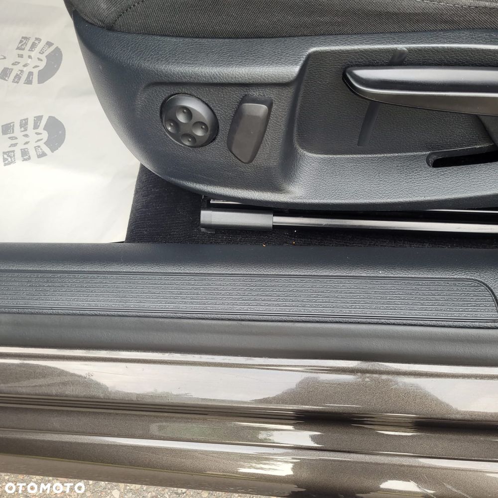Volkswagen Passat 2.0 TDI Highline - 28