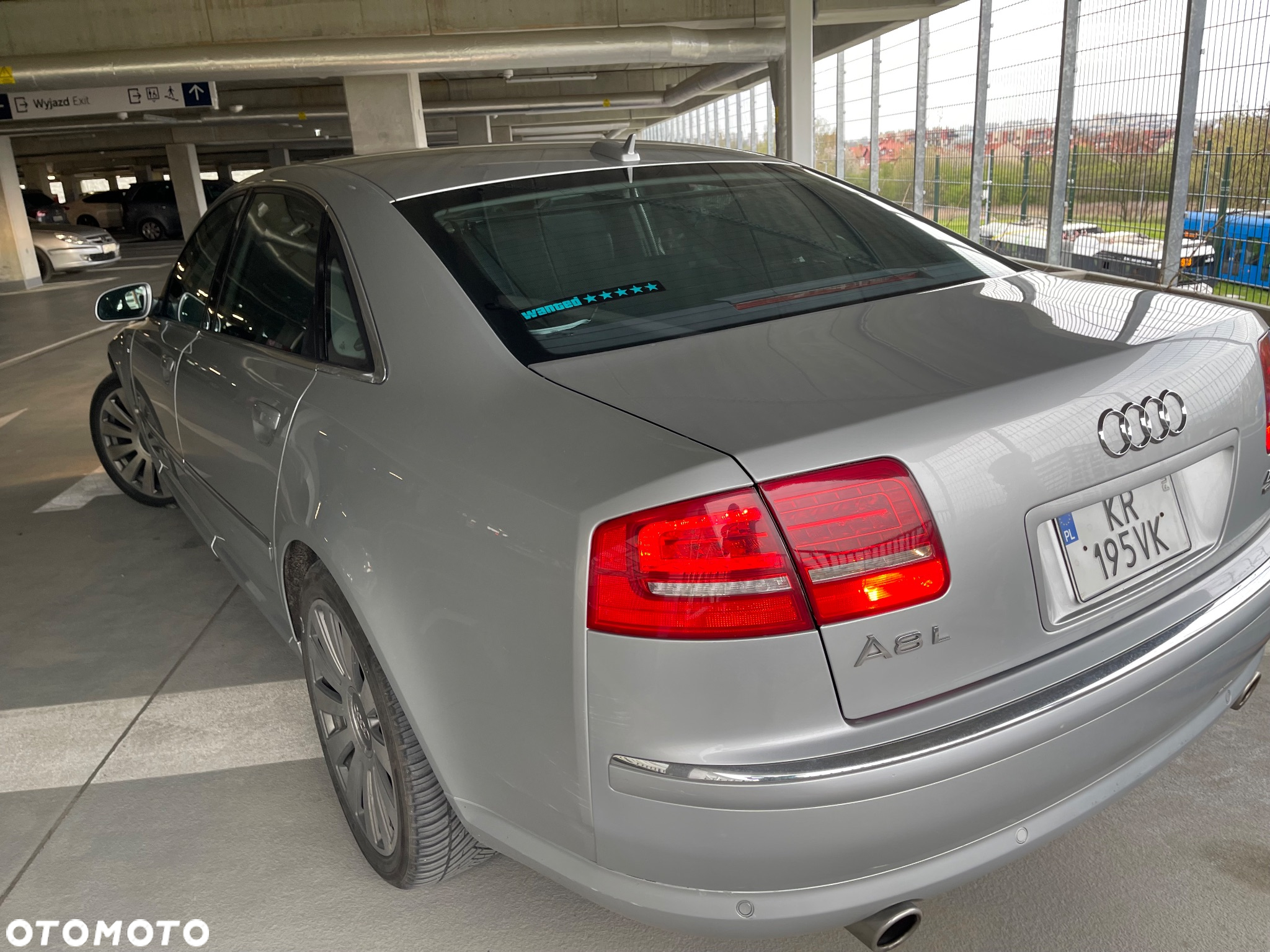 Audi A8 4.2 L Quattro - 9