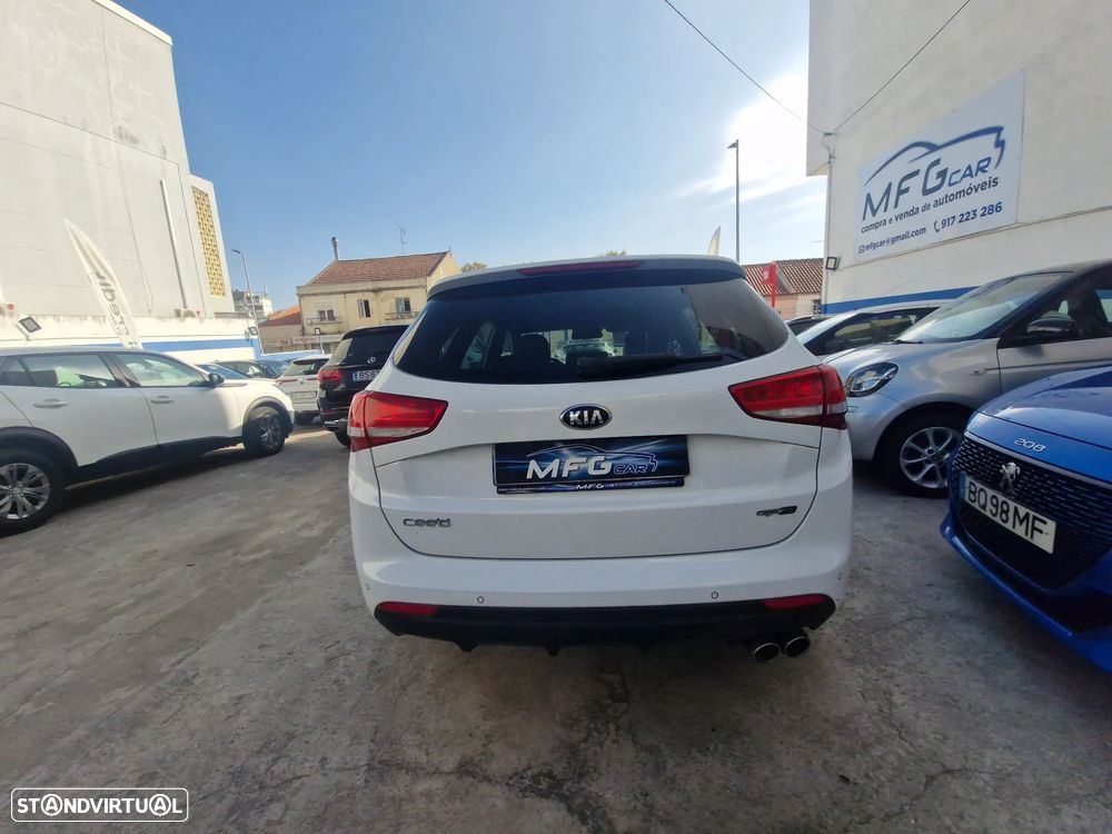 Kia Ceed SW 1.6 CRDi GT Line - 16