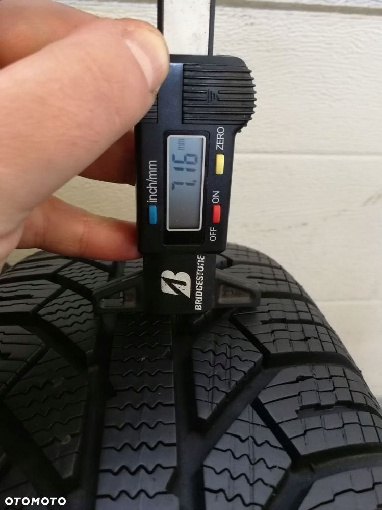 Opony zimowe 175/65 R 15 Semperit Master-Grip 2 - 3
