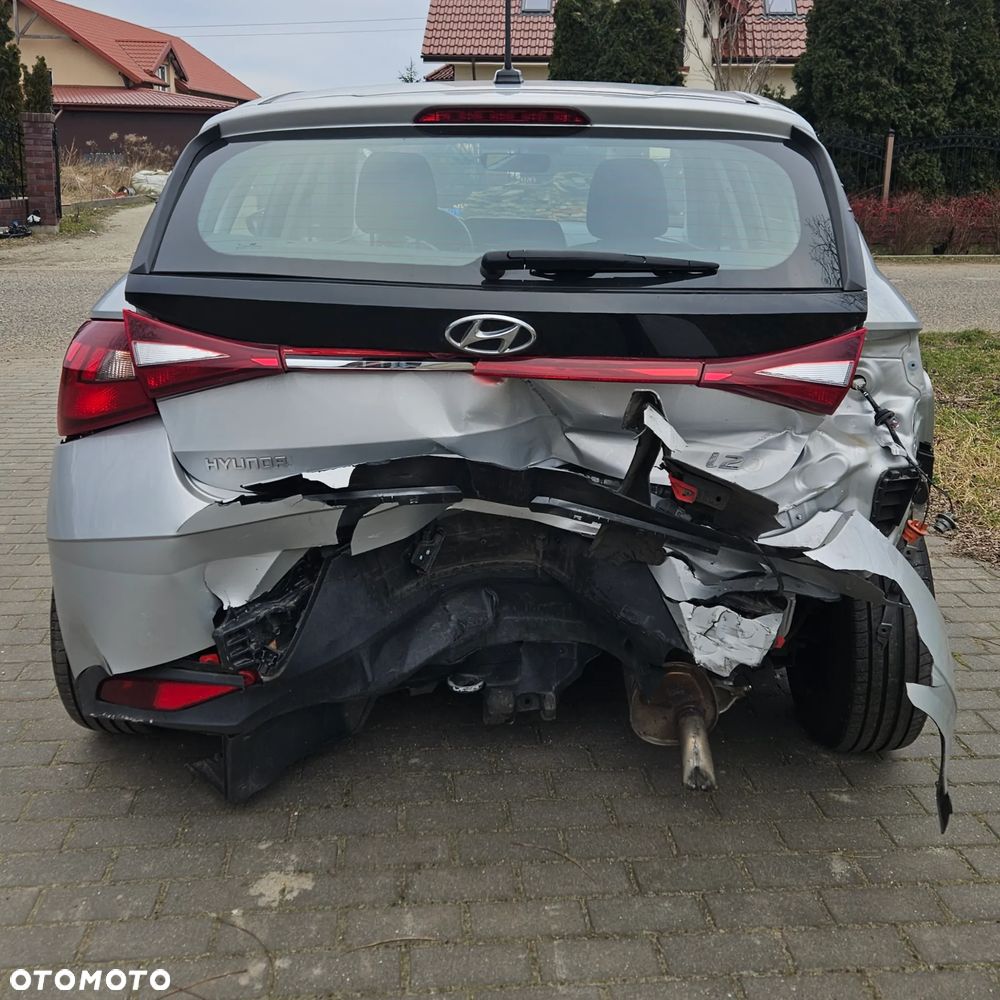 Hyundai i20 blue 1.2 Pure - 6