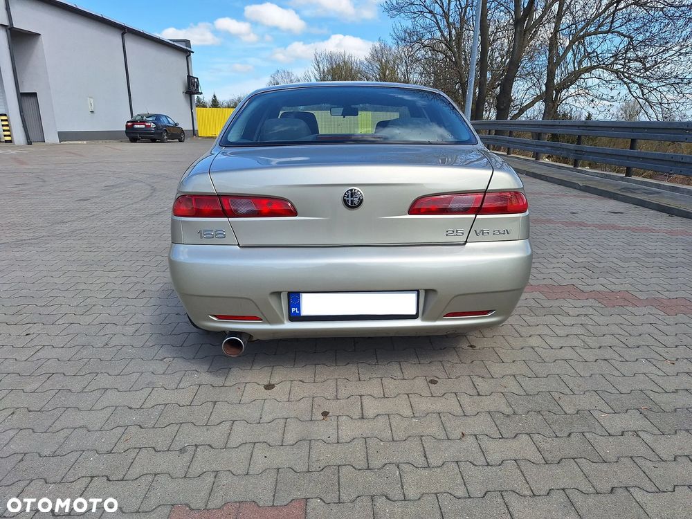 Alfa Romeo 156 2.5 V6 24V Distinctive - 8