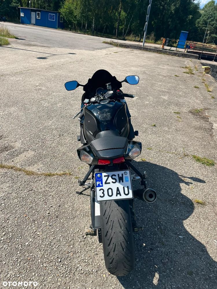 Suzuki GSX-R - 7