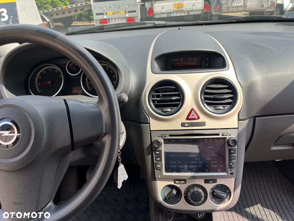 Opel Corsa 1.2 16V Cosmo - 9